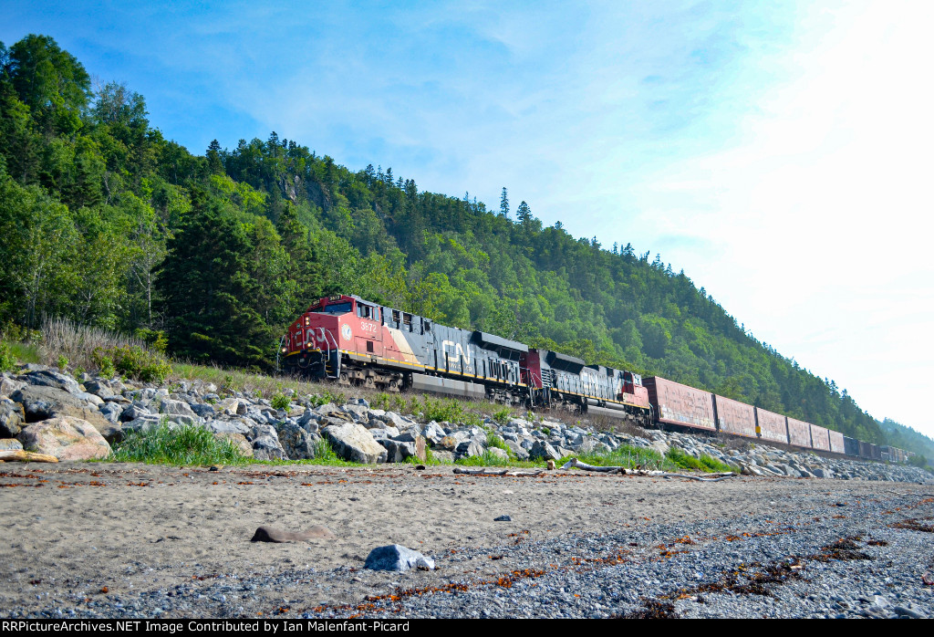 CN 402 at lAnse-Au-Sable